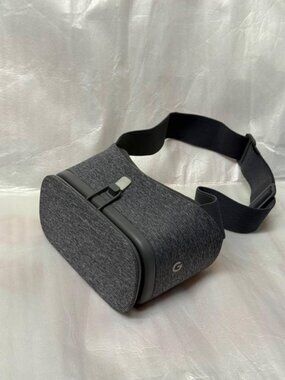 Google Daydream View Virtual Reality Headset